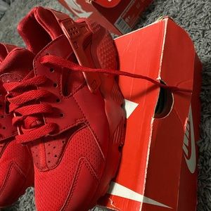 Used Nike huarache in red ( barely used ), text me for details